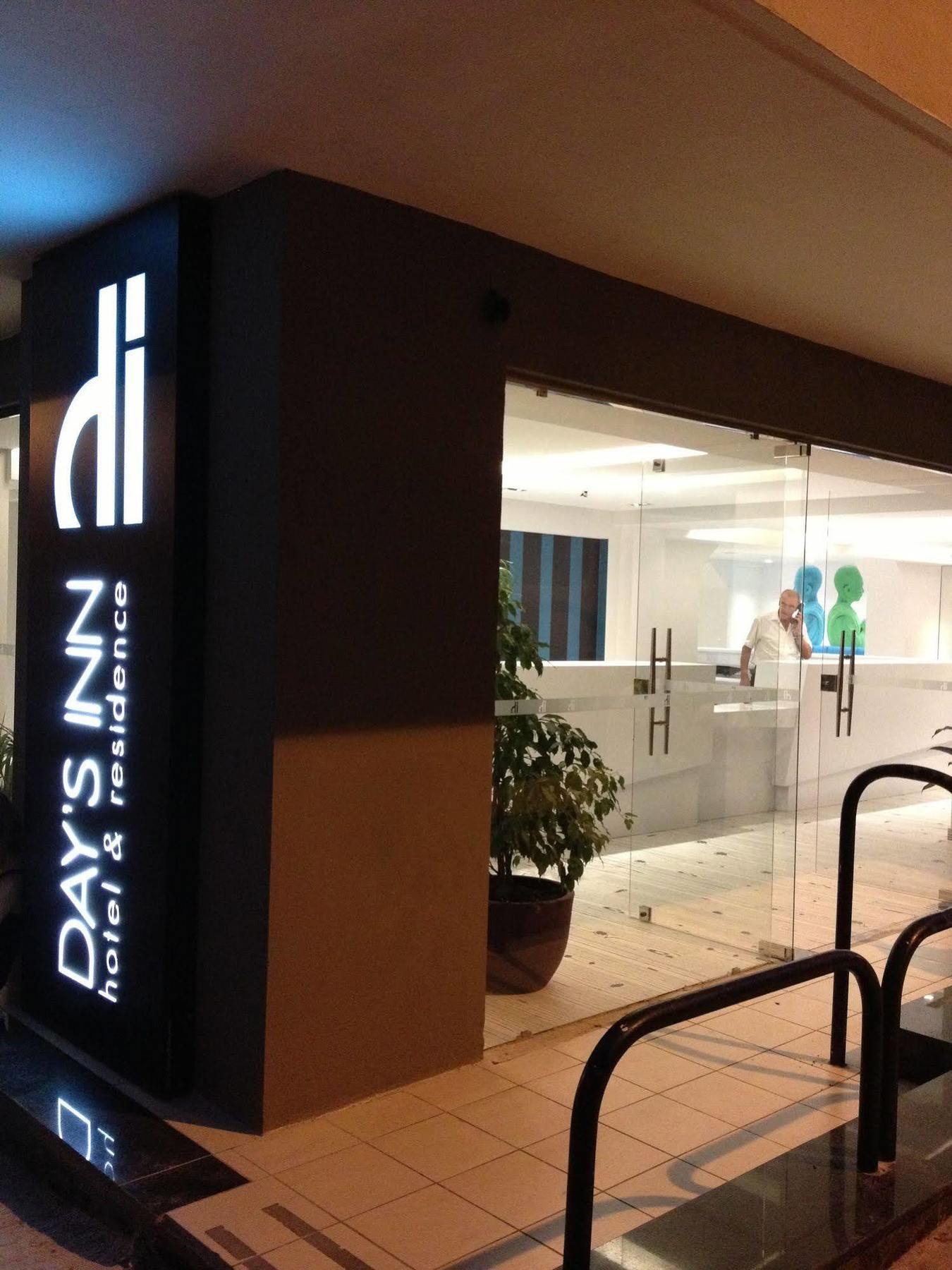 Day'S Inn Hotel And Residence Sliema Extérieur photo